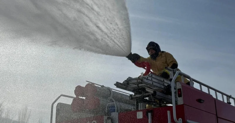 Астанада үш қабатты ғимараттан өрт шықты