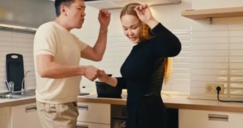 Мейржан Туребаев и Дана Есеева устроили танцы на кухне (ВИДЕО)