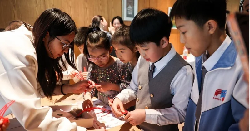 Бейжің бастауыш мектебінің оқушылары Қазақстан мәдениет орталығына барды шетелдегі қазақ баспасөзі