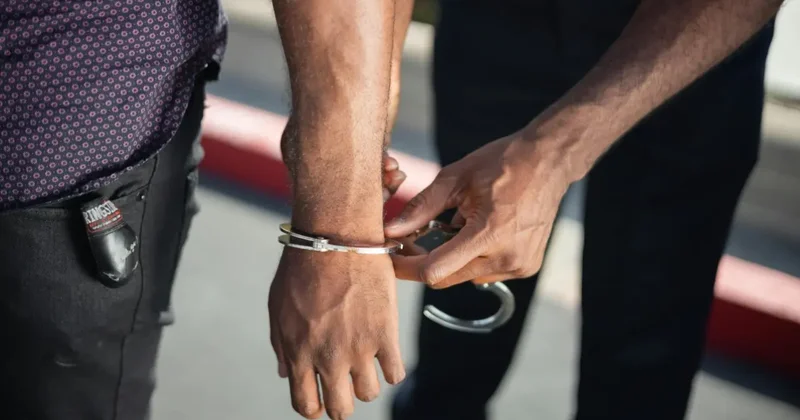 Четыре выстрела из табельного оружия: в Хромтау возбудили уголовное дело