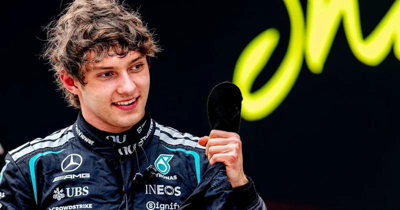 19 летний гонщик выиграл второй подряд этап Формулы 1 и переписал историю