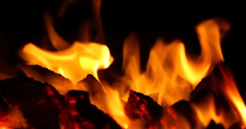 Более двух суток тушили сильный пожар после атаки иранских дронов