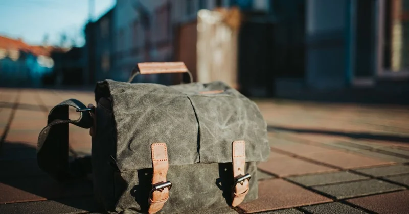 Улицу оцепили в центре Костаная из за подозрительной сумки