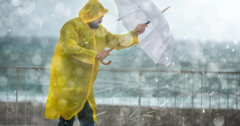 Казахстан накроет опасная погода: грозы, туманы и угроза подтоплений