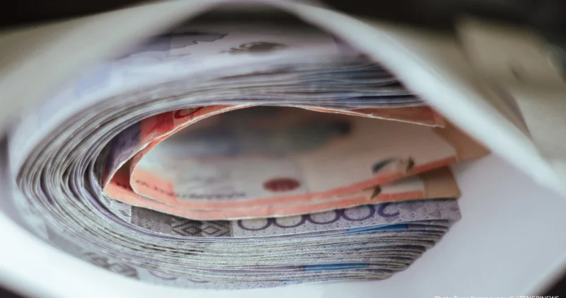 Жалақы тым төмен болса салықшыларды күтіңіз. Қазақстанда бухгалтерлерге үрейлі SMS жолданады