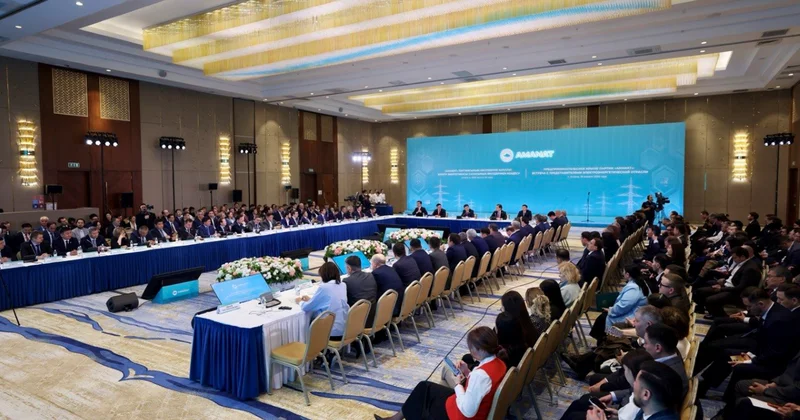 Партия AMANAT провела встречу с энергетиками