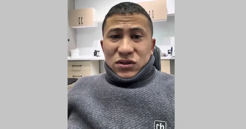 Блогера из Жетысу оштрафовали за герб Казахстана, который он нашел на свалке