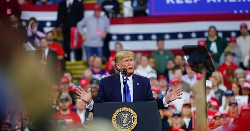 Паспорта с изображением Трампа выпустят в США