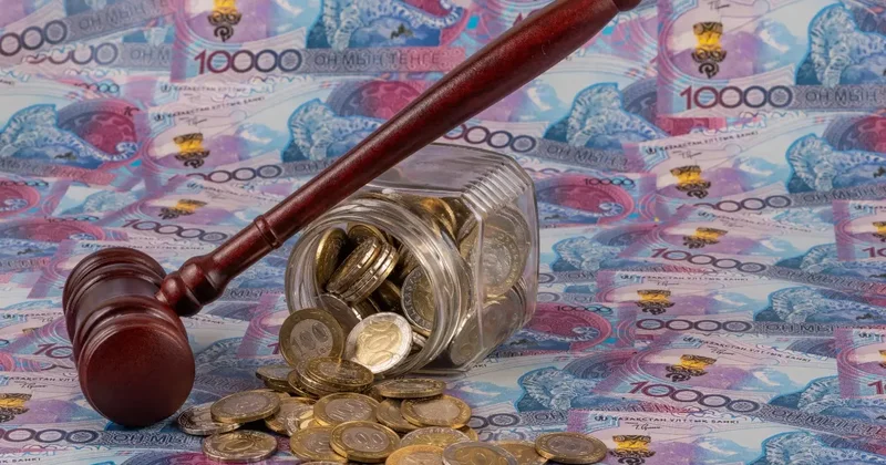 В каком случае могут заморозить счёт, на который поступает пенсия, и как снять арест