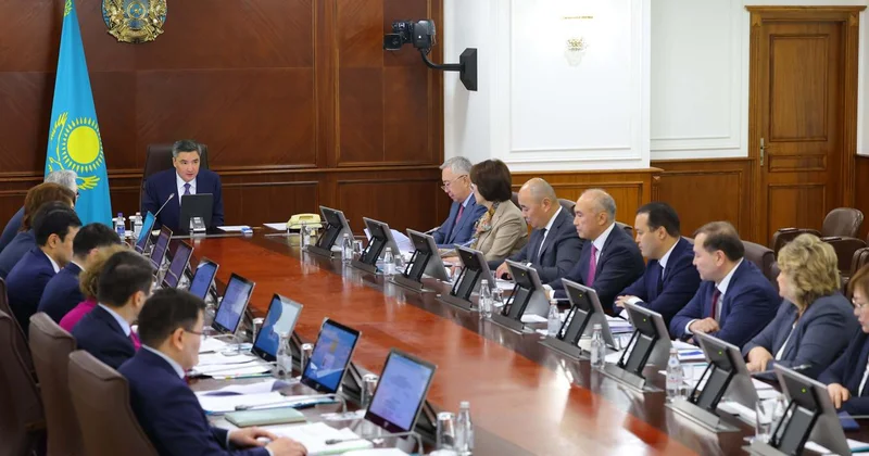 Бектенов провел заседание Совета предпринимателей по вопросам фармпромышленности