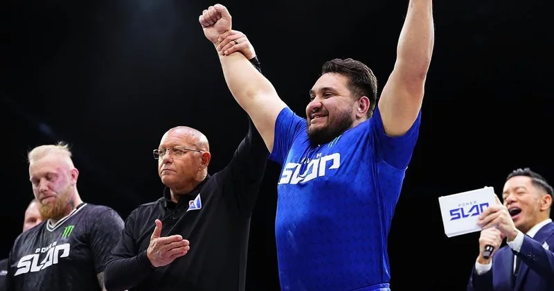 Отандасымыз Закир Найманбаев UFC лигасында үздік үштікке енді