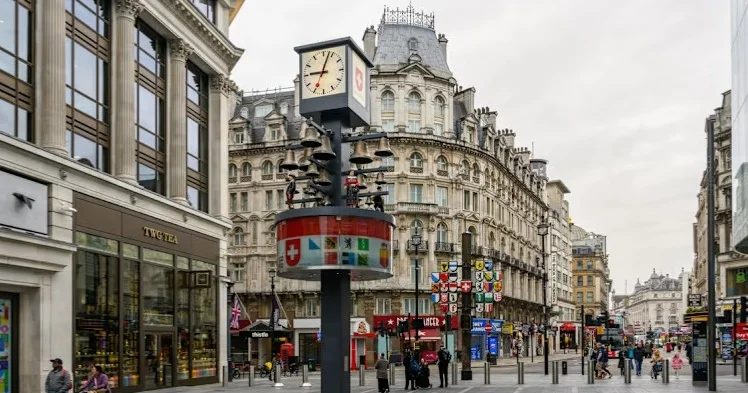 Лондондағы еврей қауымдастығы мүшелеріне ер адам пышақпен шабуыл жасады