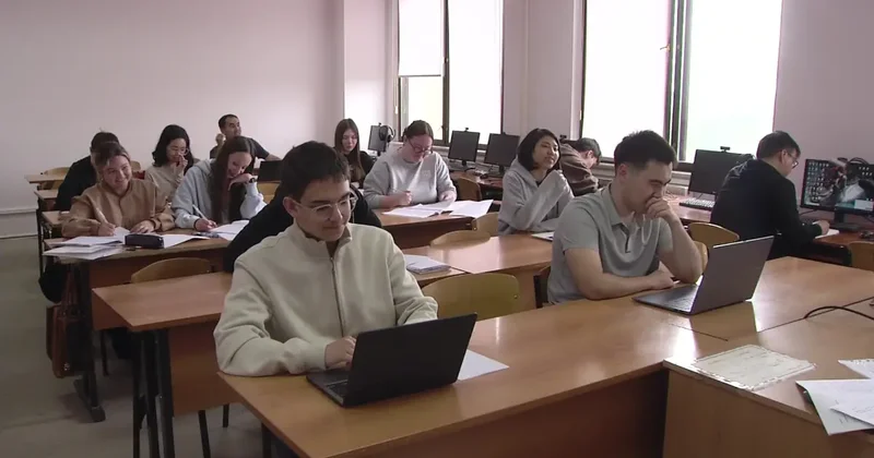 Талапкерлер арасындағы бәсеке 2 есе артты: Қазақстандағы ММУ филиалына 25 жыл толды