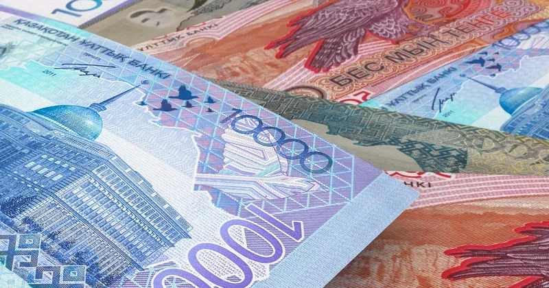 Двух сотрудников ДЭР в Актобе осудили по делу о взятке в 50 млн тенге