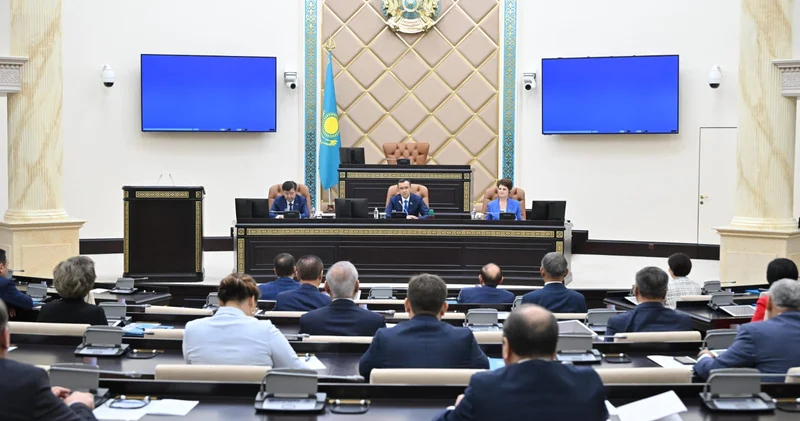 Маулен Ашибаев провел последнее заседание Сената