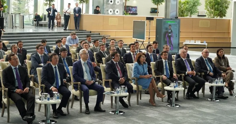 Руководители госорганов и акимы приняли участие в стратегическом семинаре по ИИ