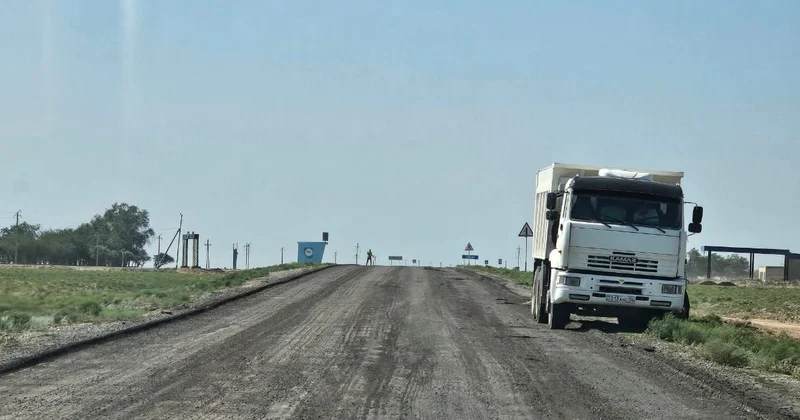 25 млрд теңгелік жөндеу жұмыстары: Атырау Орал трассасында не болып жатыр?