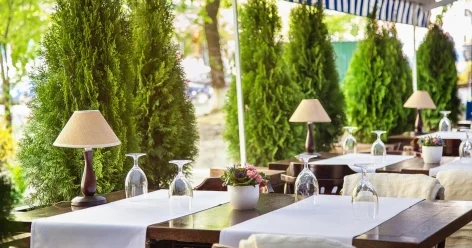 Штраф в 600 евро за курение на пляжах и кафе грозит туристам в Испании