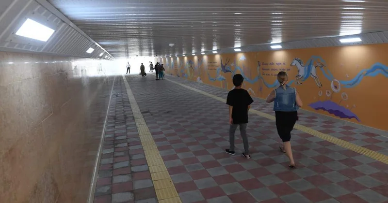 Алматыда жерүсті өткелдері лифтілерін қолдану: пилоттық жоба іске қосылды