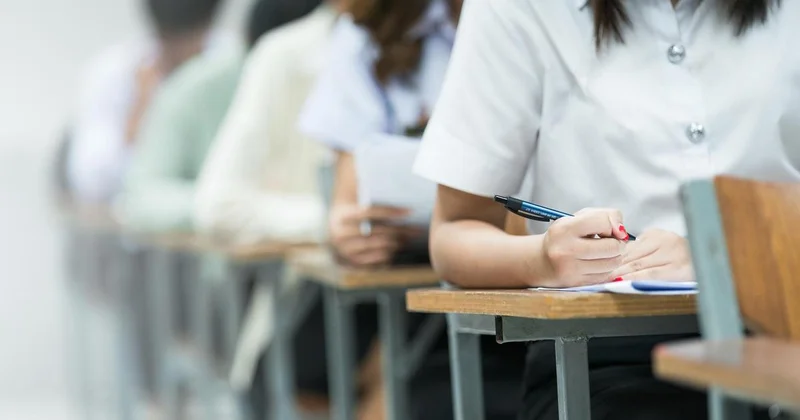 1 млн тенге за сдачу ЕНТ: бывшую учительницу задержали в Павлодаре