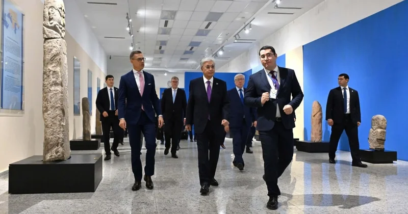 Финляндия президенті қазақ тарихына қатысты жәдігерлермен танысты