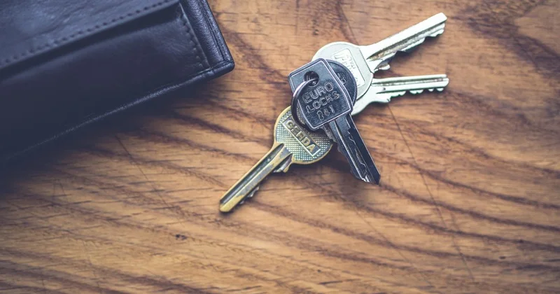 Можно ли продать квартиру, купленную за пенсионные в Казахстане