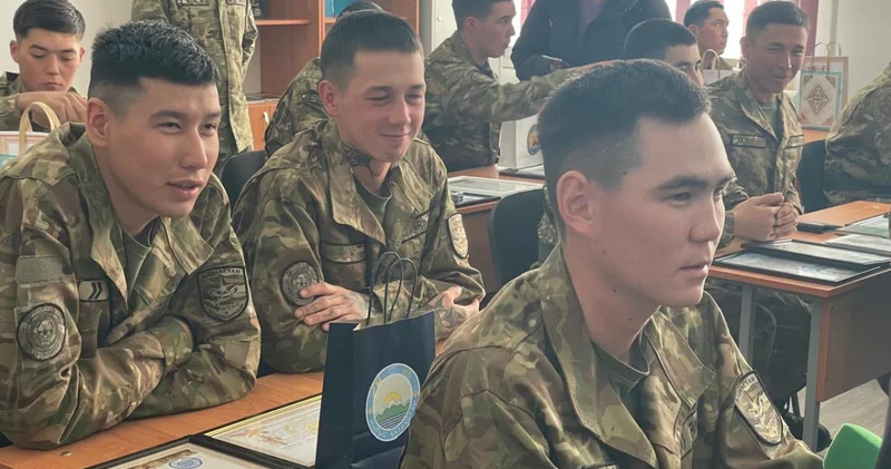 Әскердегі жауынгерлер айырылмас досқа айналады