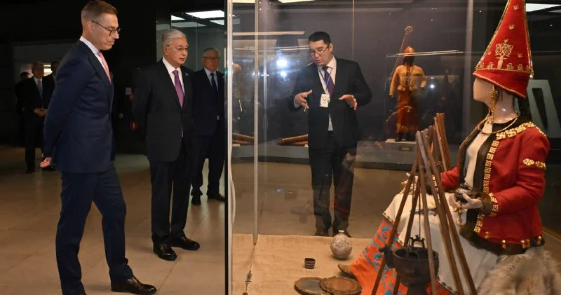 Тоқаев пен Стубб Ұлттық музейге барды