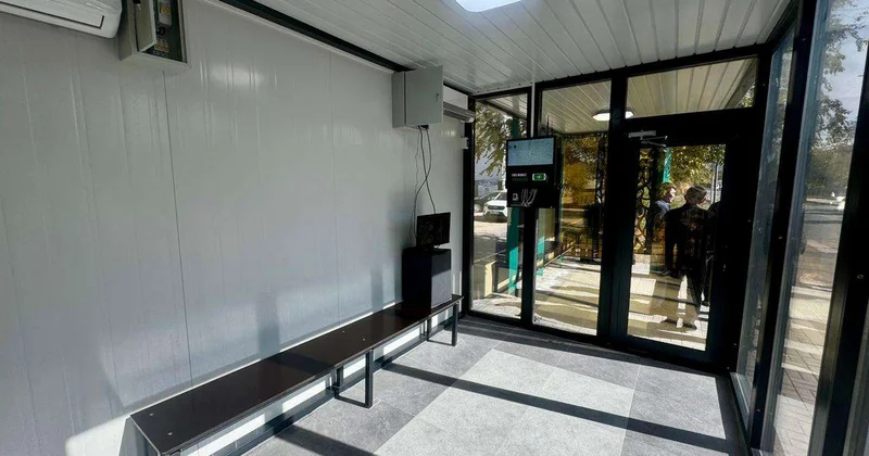 В Конаеве появились smart остановки