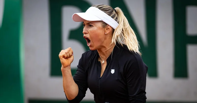 Юлия Путинцева разгромила соперницу и вышла в четвертьфинал престижного турнира в Китае