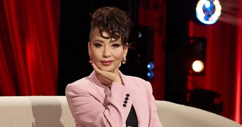 У тебя уже внуки! : Айгуль Иманбаеву в платье с разрезами пристыдили моралисты