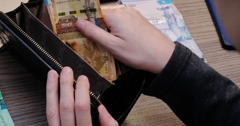 Мужчина согласился каждый месяц платить жене деньги на юге Казахстана