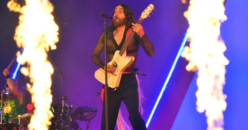Thirty Seconds to Mars тобының жанкүйері Алматыдағы концерттен кейін сотқа жүгінді