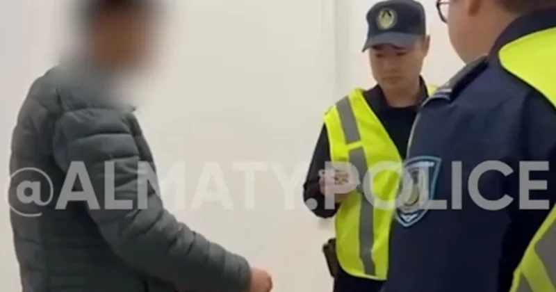 Досмотр в метро обернулся уголовными делами для двух жителей Алматы (видео)