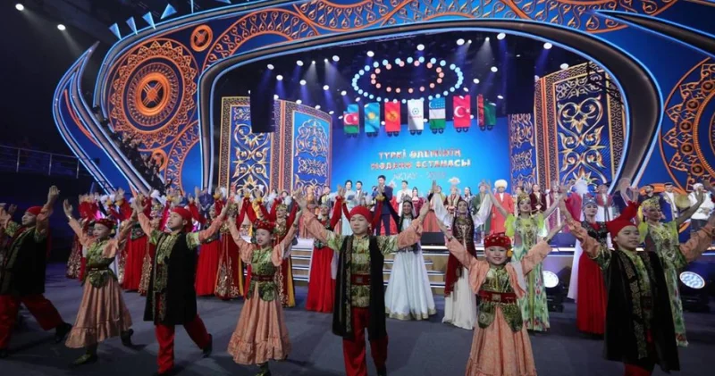 Ақтау Түркі әлемінің 2025 жылғы мәдени астанасы жылының жабылуына арналған салтанатты концертке 1500 ден астам адам қатысты