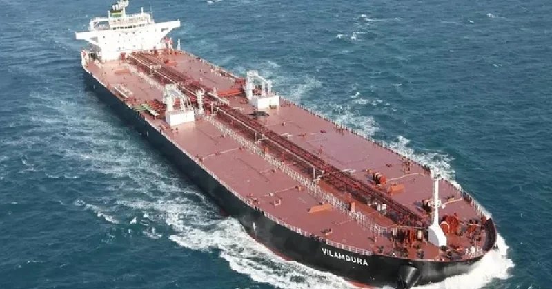 Түркия жағалауында танкер өртенді: бортта жарылыс пен өрт дабылы қағылды