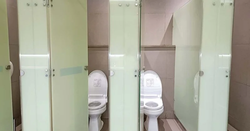 Головой об унитаз: в Атырау пострадала школьница