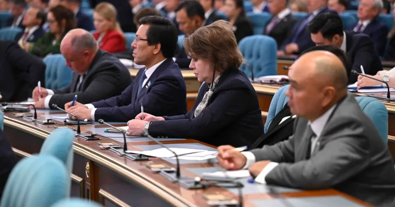 Казахстан может отказаться от двухпалатного парламента. Что это значит и зачем это нужно?