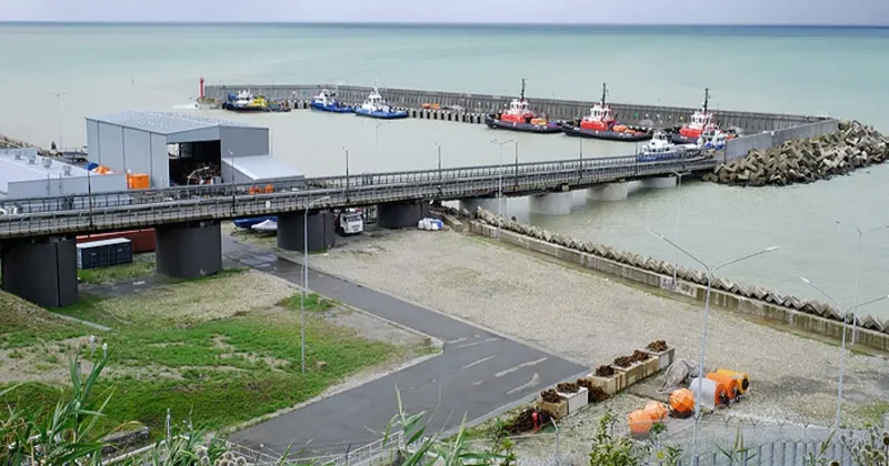 Дальнейшая эксплуатация невозможна: причальное устройство КТК получило серьёзные повреждения после атаки безэкипажных катеров