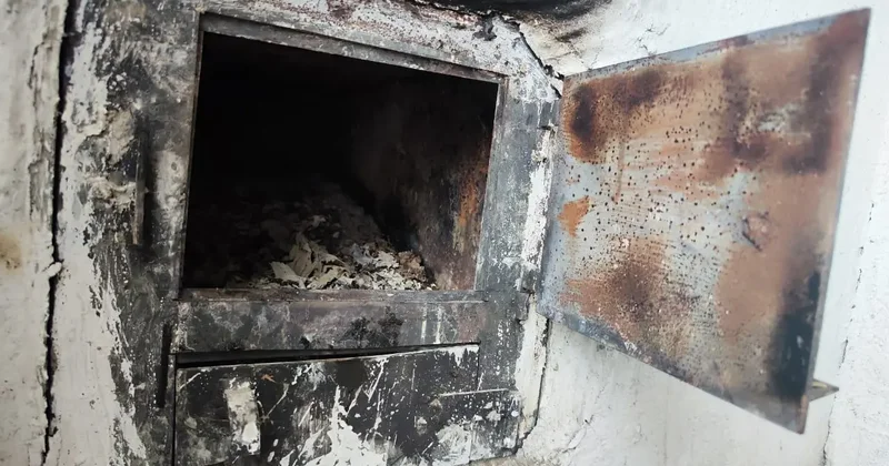 "Буду жечь!" В Алматы до сих пор используют дрова, уголь и автопокрышки для отопления