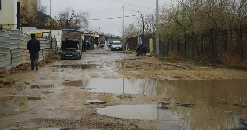 На болото вместо дороги пожаловались жители в Актау