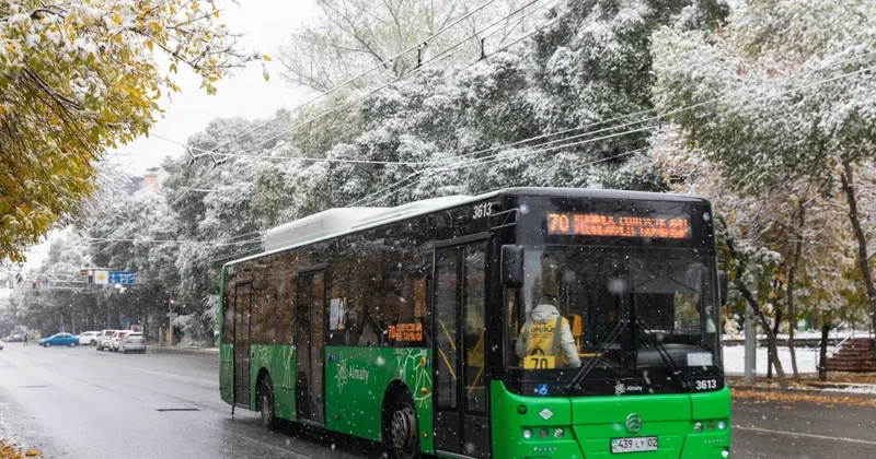 О графике работы автобусов, троллейбусов и метро в новогодние праздники рассказали в акимате Алматы