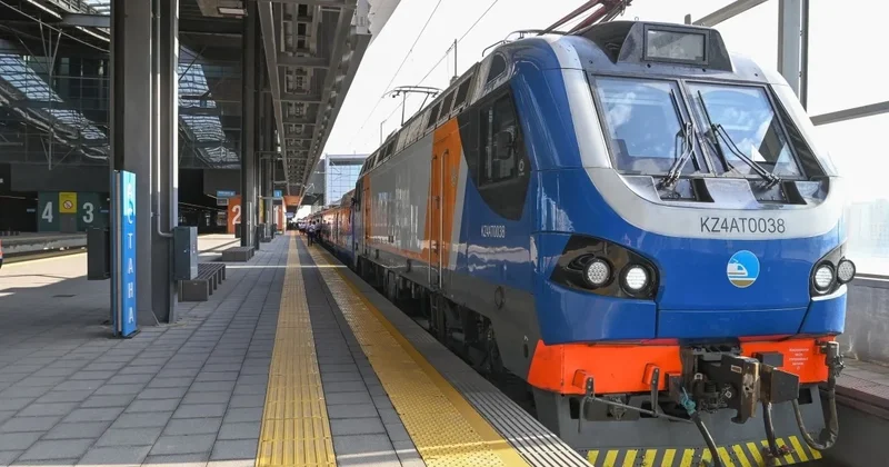 52 человека отравились газом в поезде в Алматы