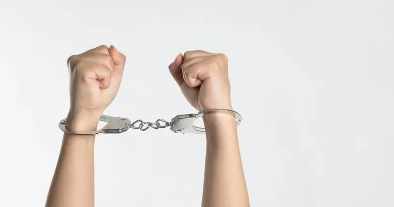 Түркістанның 18 жастағы тұрғыны өзін полицейлер жыныстық қатынасқа түсуге мәжбүрлегенін айтты