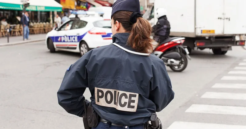 Высокопоставленного китайского чиновника ограбили в Париже на 7 млн евро