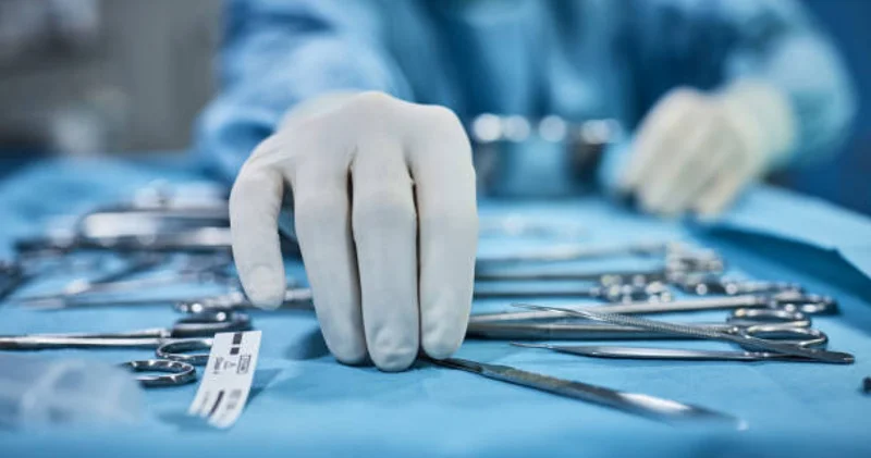 Жаңаөзендегі қанды оқиға: 29 жастағы дәрігерді белгісіз ер адам бірнеше жерден пышақтап кетті