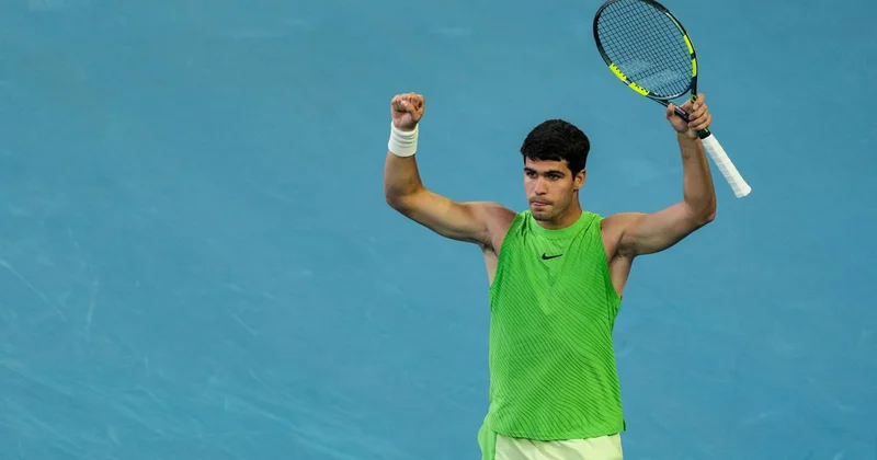 Алькарас в пятичасовом матче обыграл Зверева и вышел в финал Australian Open