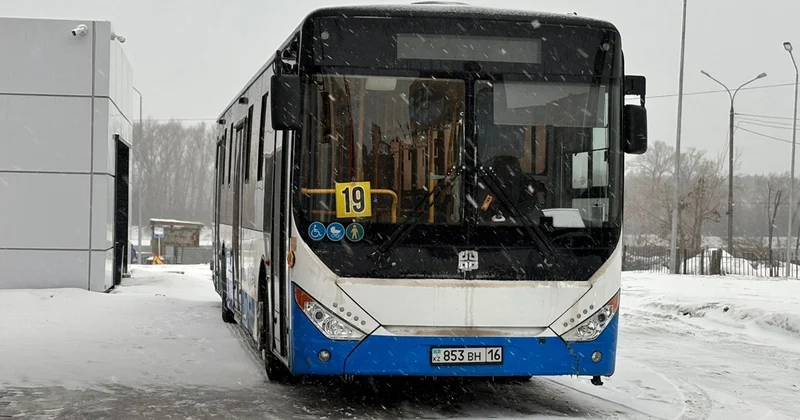 Кестеден кешігу, жүргізуші тапшылығы: Өскемендегі қоғамдық көлік мәселелері қашан шешімін таппақ