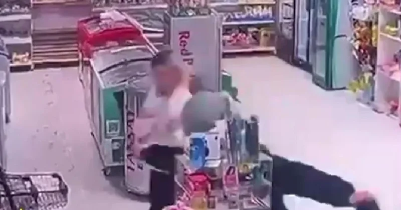 Мужчина в маске напал на женщину в продуктовом магазине и забрал украшения в Алматы (видео)