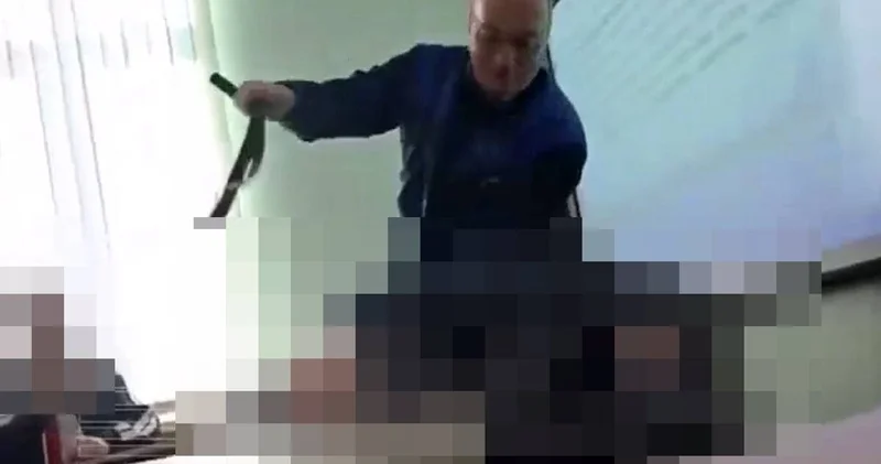 Мектеп мұғалімі 7 сынып оқушысының қолын байлап, сыныпта белдікпен ұрған (ВИДЕО)